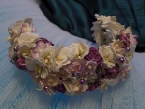Purple, cream and yellow bun ring